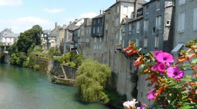 Le Saint Pierre Quartier Historique D'Oloron Sainte Marie Lägenhet Exteriör bild